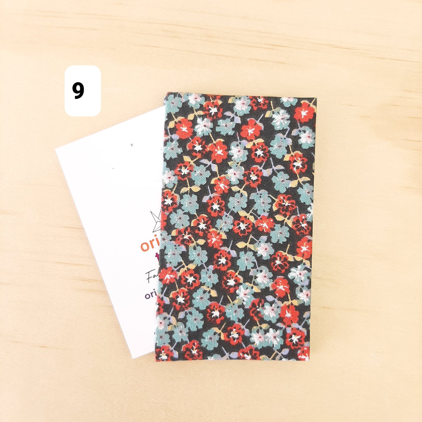Ce porte-carte en tissu fleuri élégant, pratique et durable est le cadeau idéal pour homme et femme | C'est le Printemps !