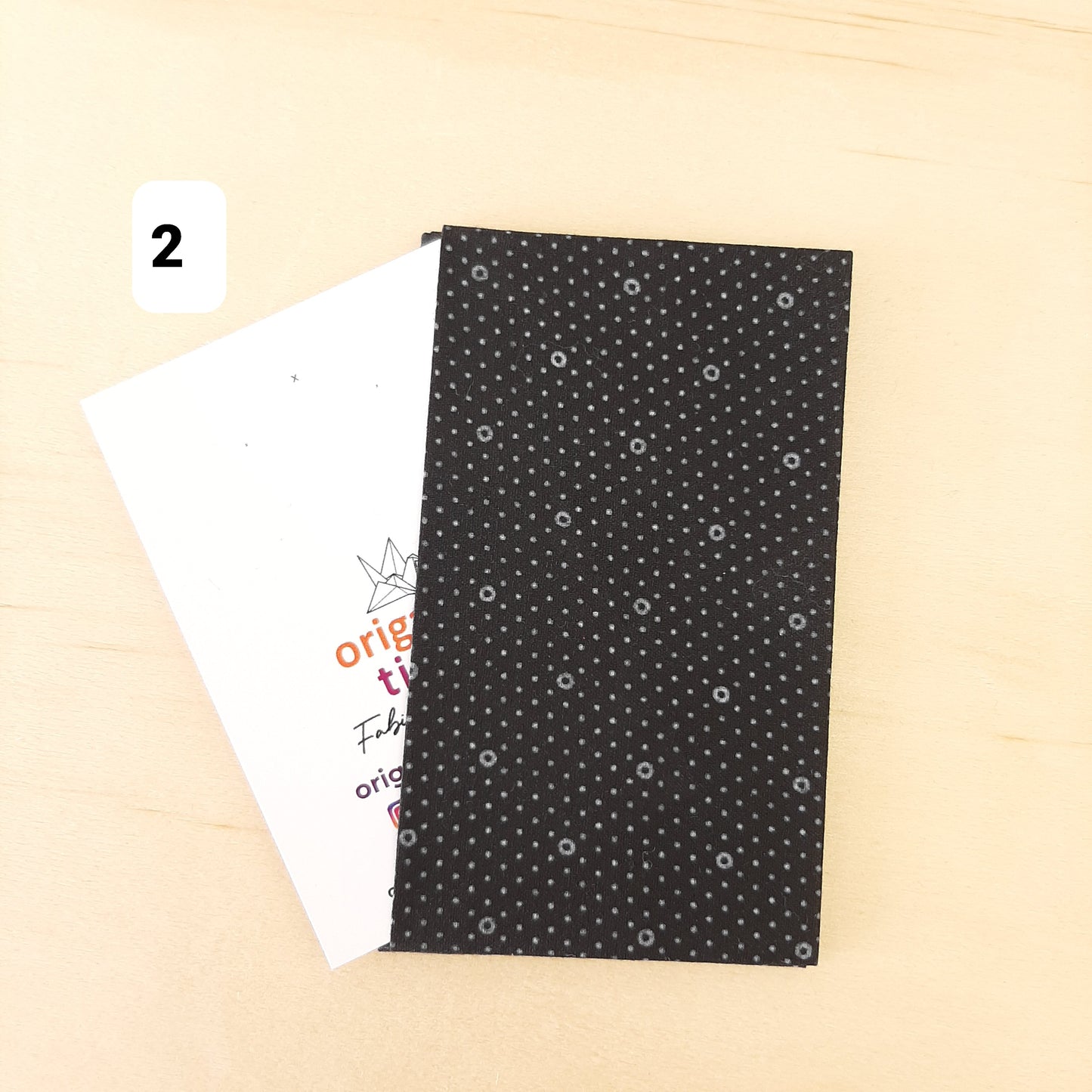 Ce porte-carte en tissu noir élégant, pratique et durable est le cadeau idéal pour homme et femme | C'est le Printemps !