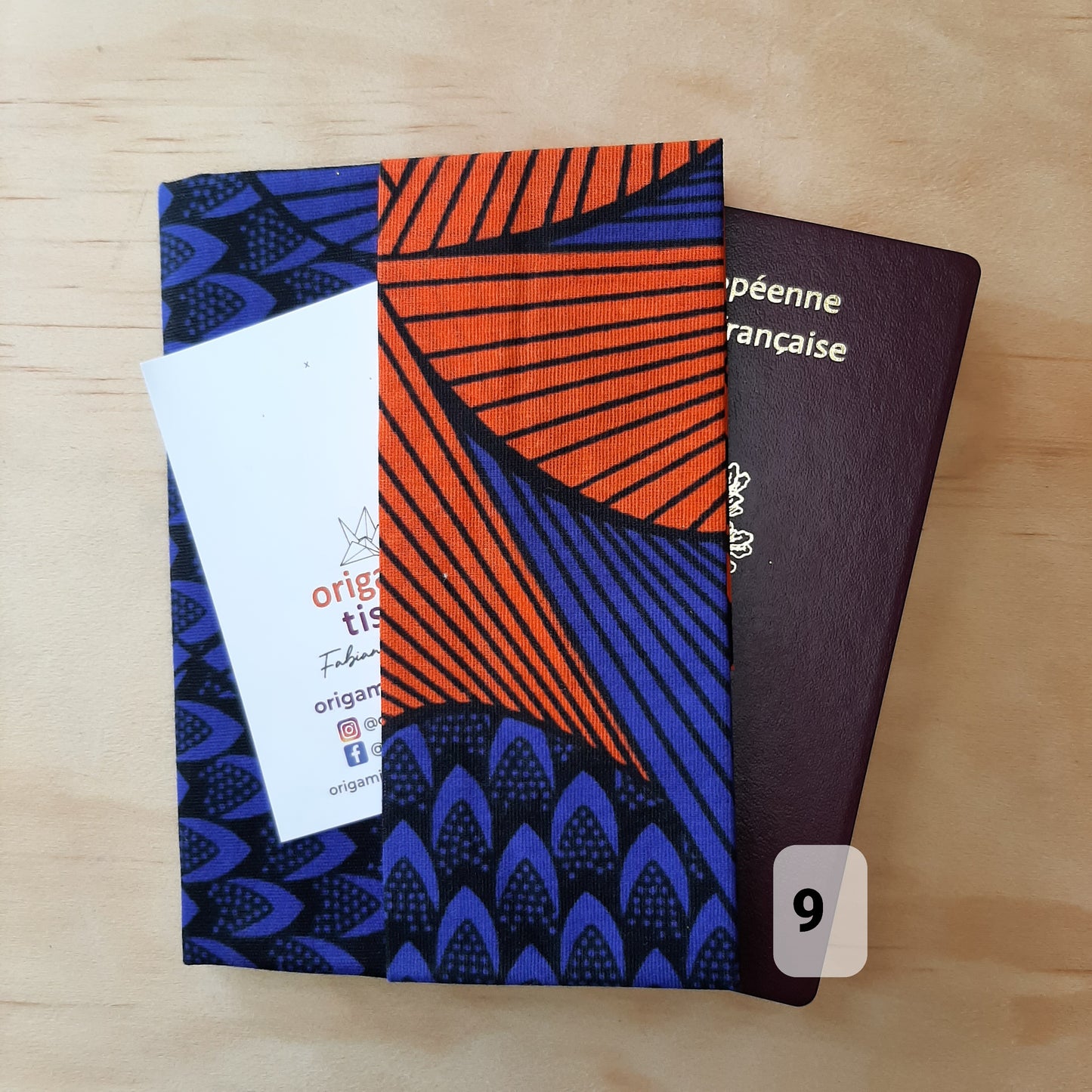 Protégez votre passeport avec style avec ce protège-passeport "Motif Afro" | Portefeuille de voyage