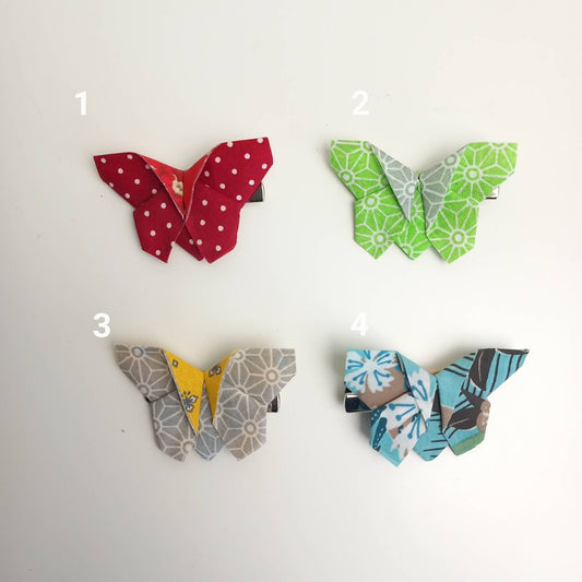 Barrettes avec un papillon en origami, papillon en tissu, origami tissu motif japonais   -