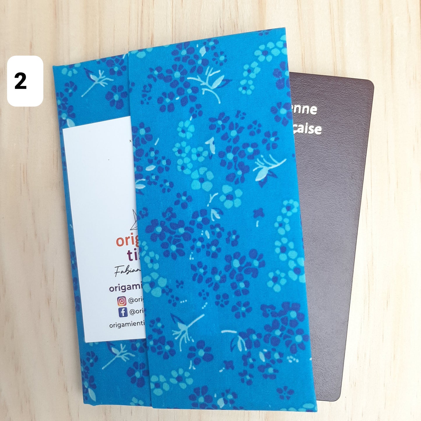 Protégez votre passeport avec style avec ce protège-passeport "Couleurs" | Portefeuille de voyage