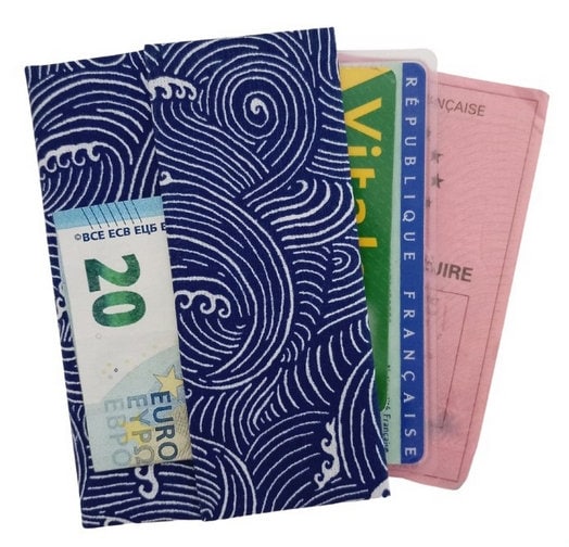 Ce portefeuille minimaliste en tissu est super pratique pour ranger carte d'identité, permis de conduire, carte de crédit, billets